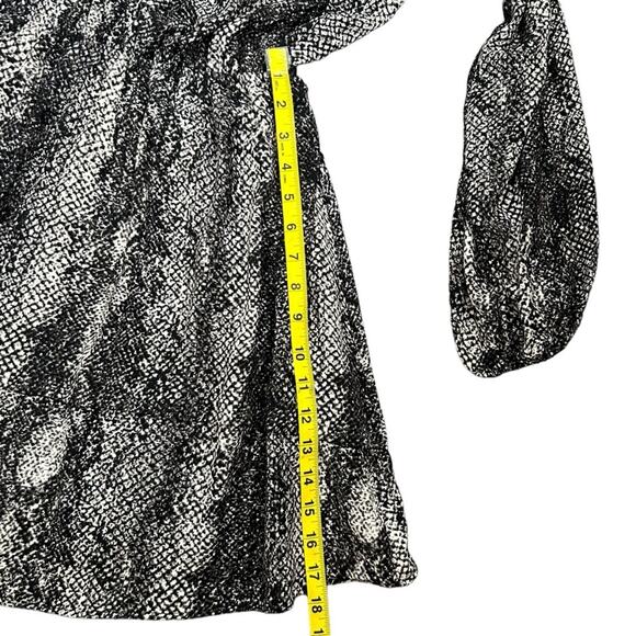 Peach Love Cali Snakeskin Dress Womens Size M Black Gray Stretchy Waist Edgy Fun - Picture 12 of 12